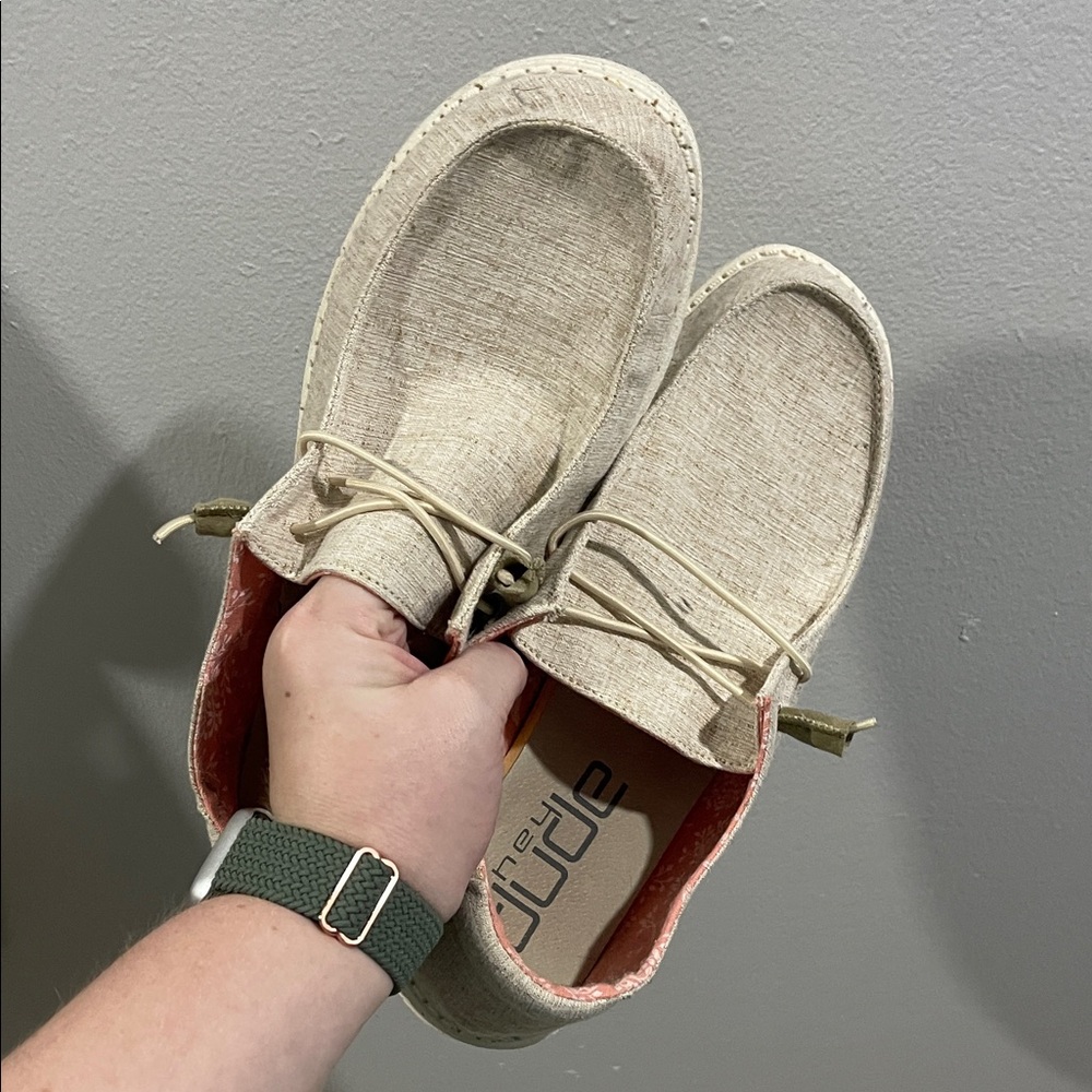 Hey Dude Women’s Cream Loafers